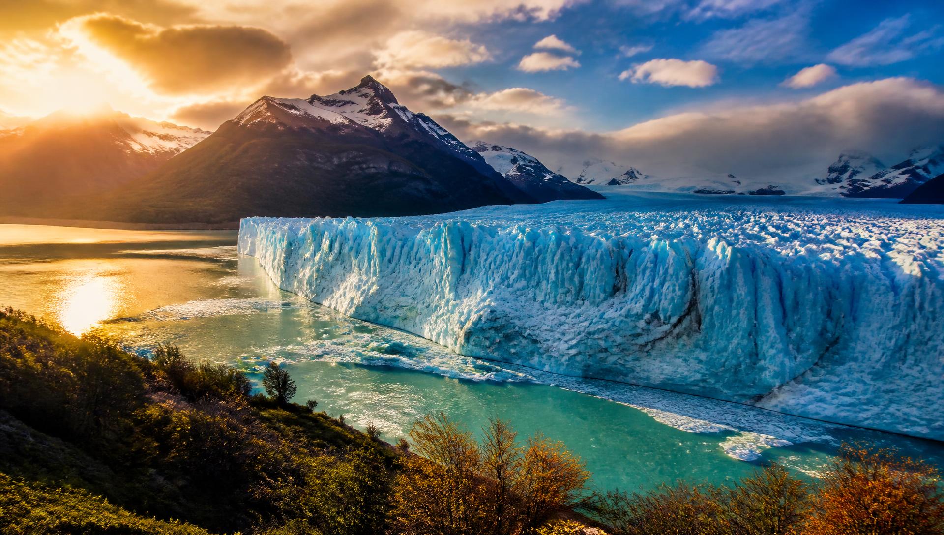Ledovec Perito Moreno v argentinské Patagonii za svítání